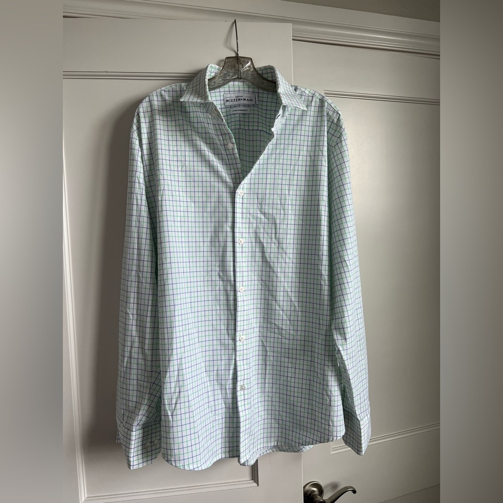 Mizzen and Main long sleeve button down shirt